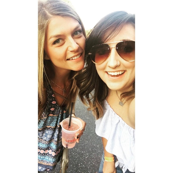 Meet your Posher, Mariah - Picture 1 of 1